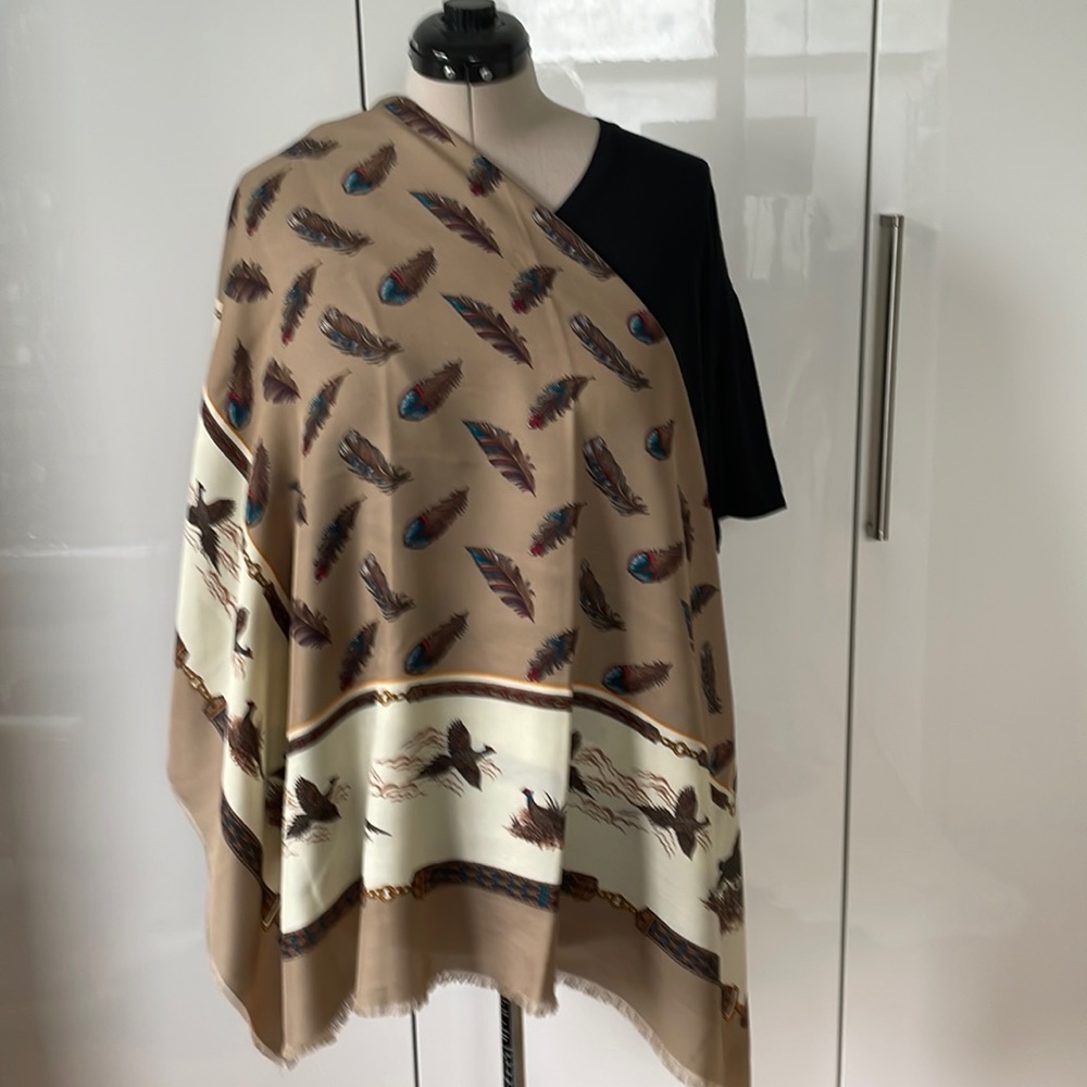 NORMA DORI Vintage Scarf” Game Birds” in Brown/White/Blue One size NWOT